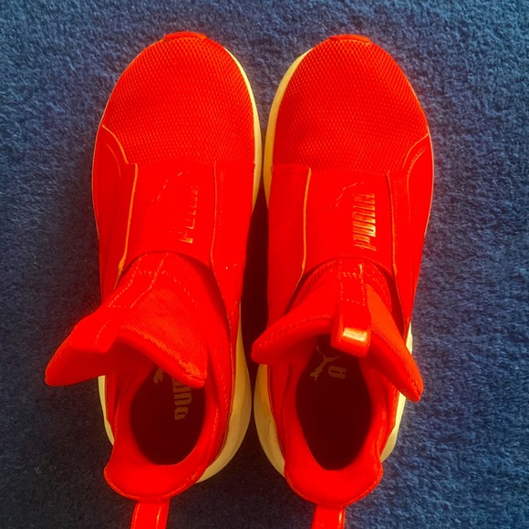 Puma Fierce Kylie Jenner Slip on Sneakers Red Women’s size 6 Barely Worn! - Picture 1 of 4